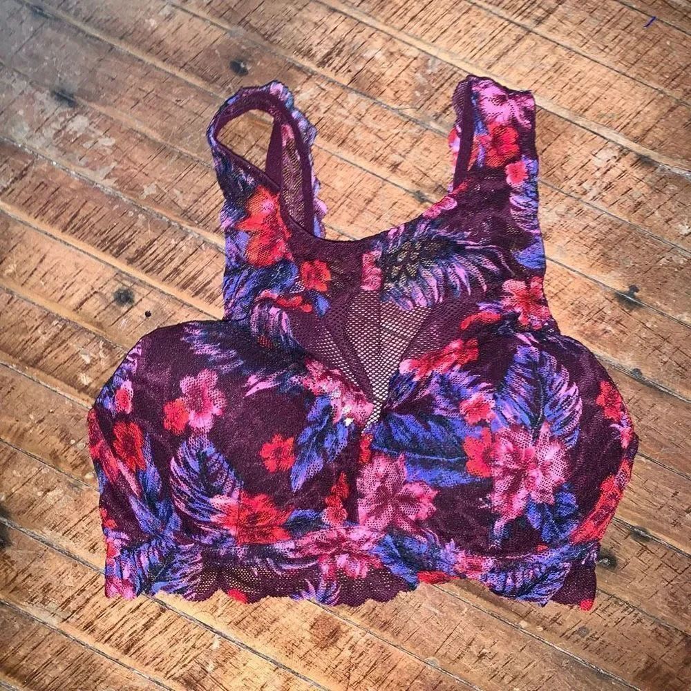 Victoria’s Secret Pink lacy coconutgirl tropical XS racer back bralette